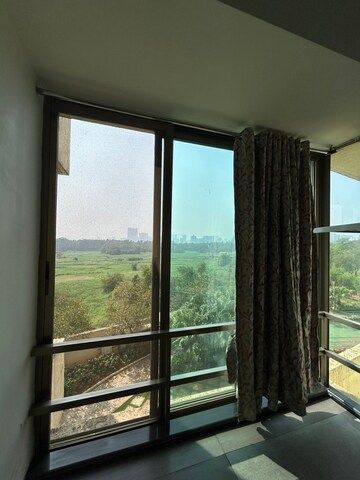 Room in 2.5 BHK Apartment at Romell Aether, Goregaon East – for Rent