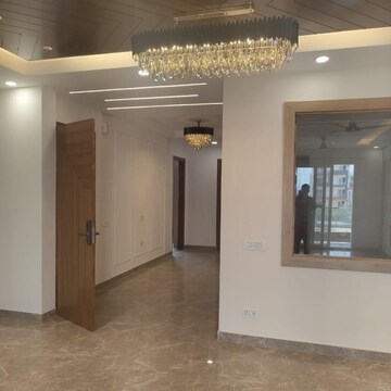 Room in 4 BHK Apartment at Aradhya Homes, Sector 67a – for Rent