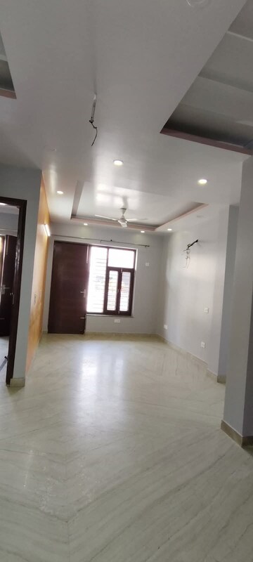 Room in 2 BHK Apartment at Godrej Meridien, Sector 106 – for Rent