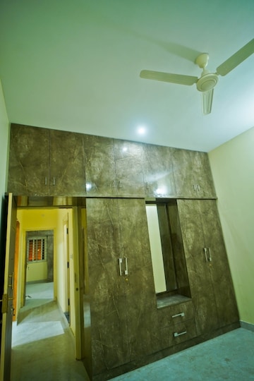 Furnished Amenities in 1.5 BHK Builder Floor at Nri Layout – for Sale