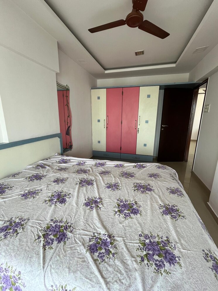 Bedroom, lokhandwala-green-acres 3 Bedroom 1200 Sq.Ft. Apartment In Andheri West Mumbai 8101151