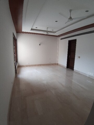 Room in 6+ BHK Villa at Vasant Vihar – for Sale