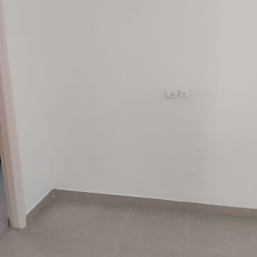Room in 3 BHK Apartment at Orris Aster Court Premier, Sector 85 – for Sale