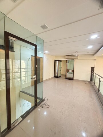 Room in 5 BHK Apartment at Silver CHS Jogeswari, Jogeshwari West – for Rent