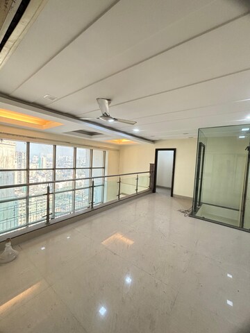 Room in 5 BHK Apartment at Silver CHS Jogeswari, Jogeshwari West – for Rent