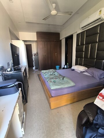 Team Area in 4 BHK Apartment at Suhag Apartment, Santacruz West – for Rent