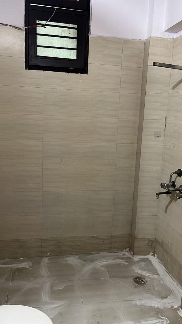 Bathroom, rwa-apartments-sector-39 2 Bedroom 115 Sq.Mt. Independent House In Sector 39 Noida 8101244