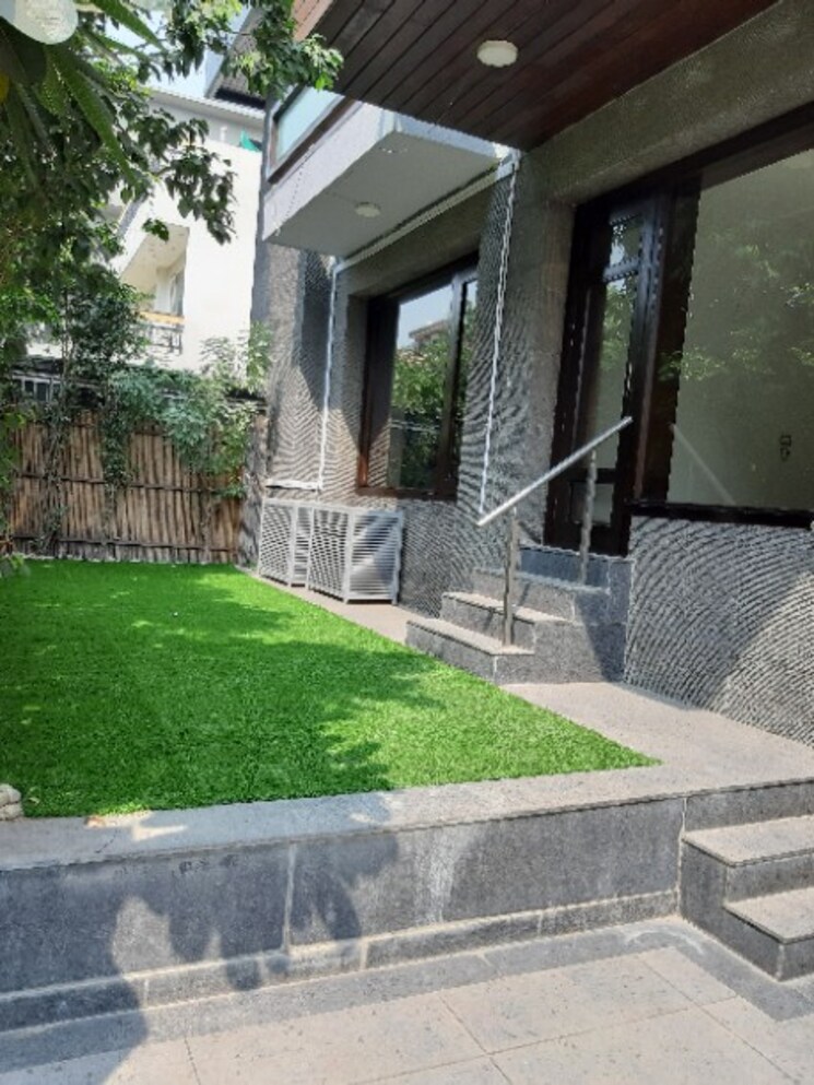 Exterior View, jor bagh 6 Bedroom 375 Sq.Yd. Villa In Jor Bagh Delhi 8101242