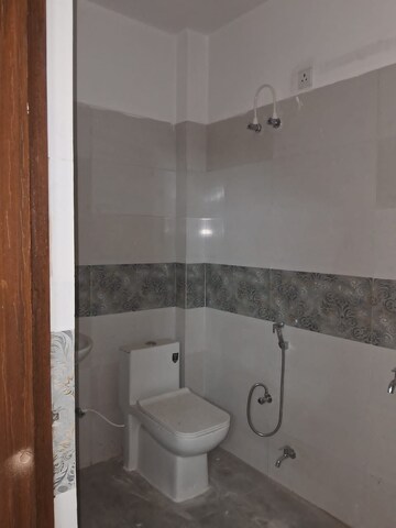 Bathroom in 2 BHK Builder Floor at Gomti Nagar – for Rent