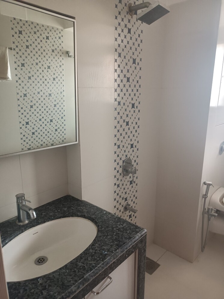 Bathroom, maker-tower 1 Bedroom 625 Sq.Ft. Apartment In Cuffe Parade Mumbai 8101378