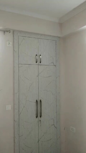 Bathroom in 2.5 BHK Apartment at Amrapali Golf Homes, Sector 4, Greater Noida – for Rent