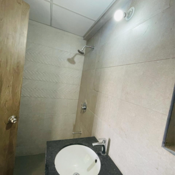Bathroom in 2 BHK Apartment at Kalpataru Paramount A, Majiwada – for Rent
