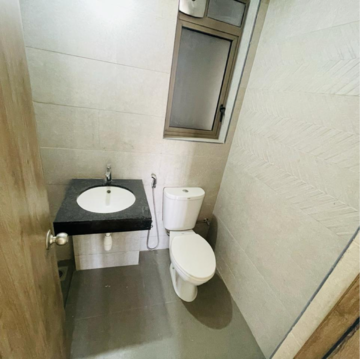 Bathroom in 2 BHK Apartment at Kalpataru Paramount A, Majiwada – for Rent
