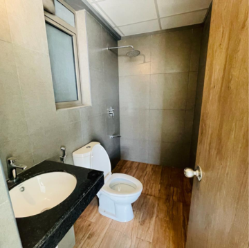 Bathroom in 2 BHK Apartment at Kalpataru Paramount A, Majiwada – for Rent