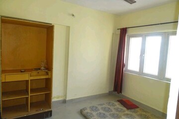 Room in 2 BHK Apartment at Royal Palms Diamond Isle Phase III, Goregaon East – for Rent