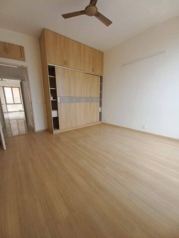 Room in 4 BHK Apartment at M3M Latitude, Sector 65 – for Rent