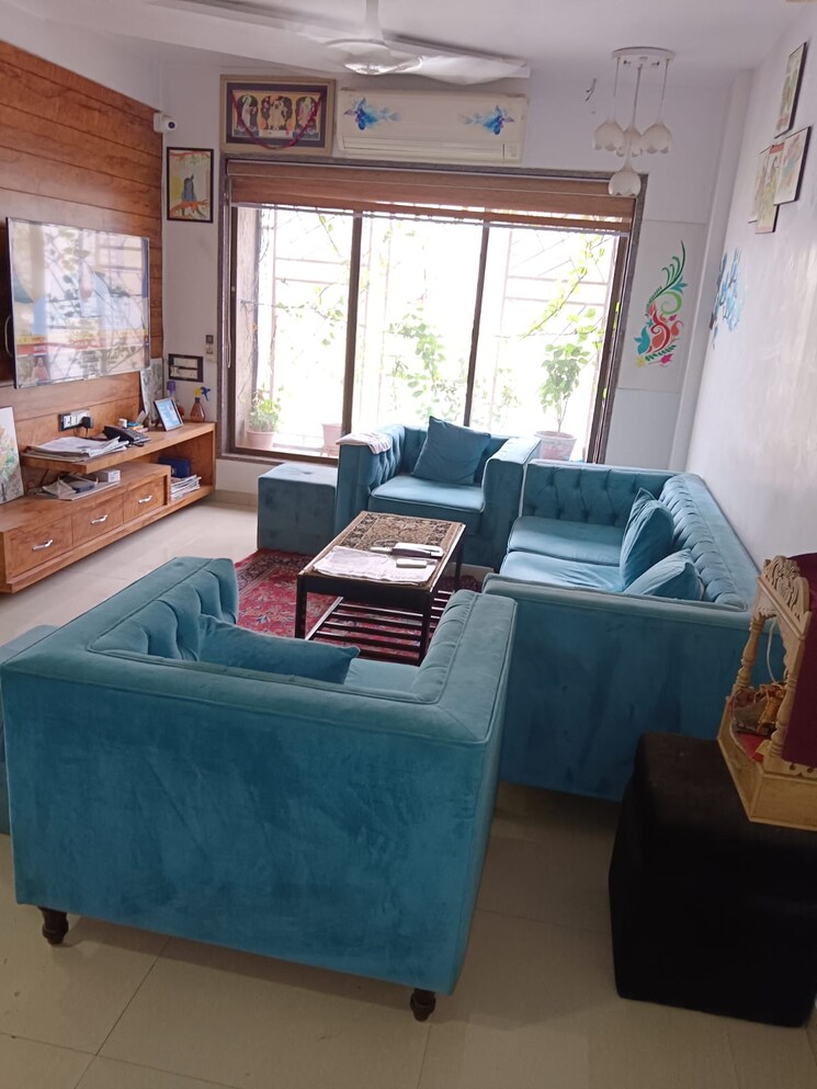 Living Room, pal 3 Bedroom 3200 Sq.Ft. Apartment In Pal Surat 8101429