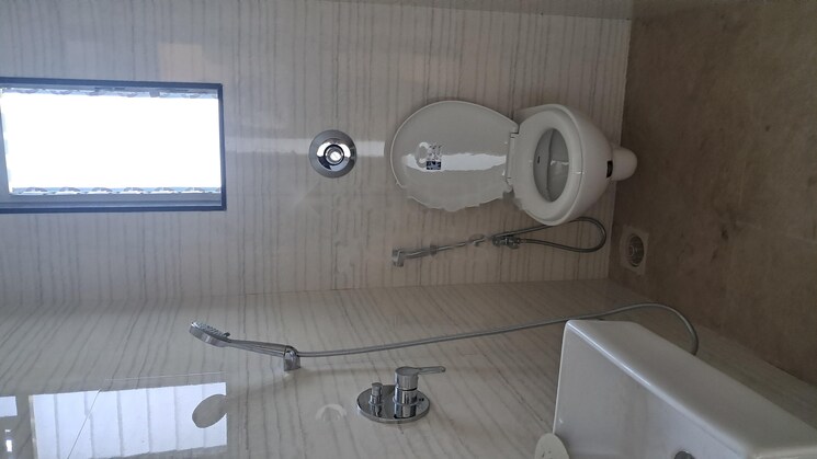 Bathroom, hubtown-harmony 3 Bedroom 800 Sq.Ft. Apartment In Matunga Mumbai 8101420