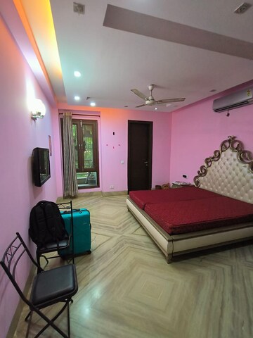 Bedroom in 3 BHK Apartment at Saket – for Rent