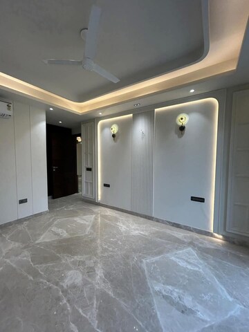 Room in 3 BHK Apartment at M3M Latitude, Sector 65 – for Rent