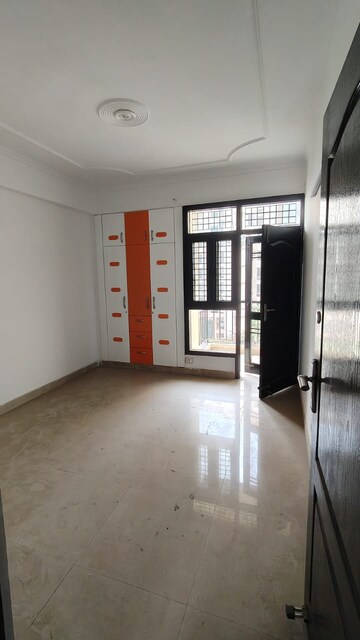Room in 4 BHK Apartment at Quantum Colonisers Quantum Residency, Raj Nagar Extension – for Sale