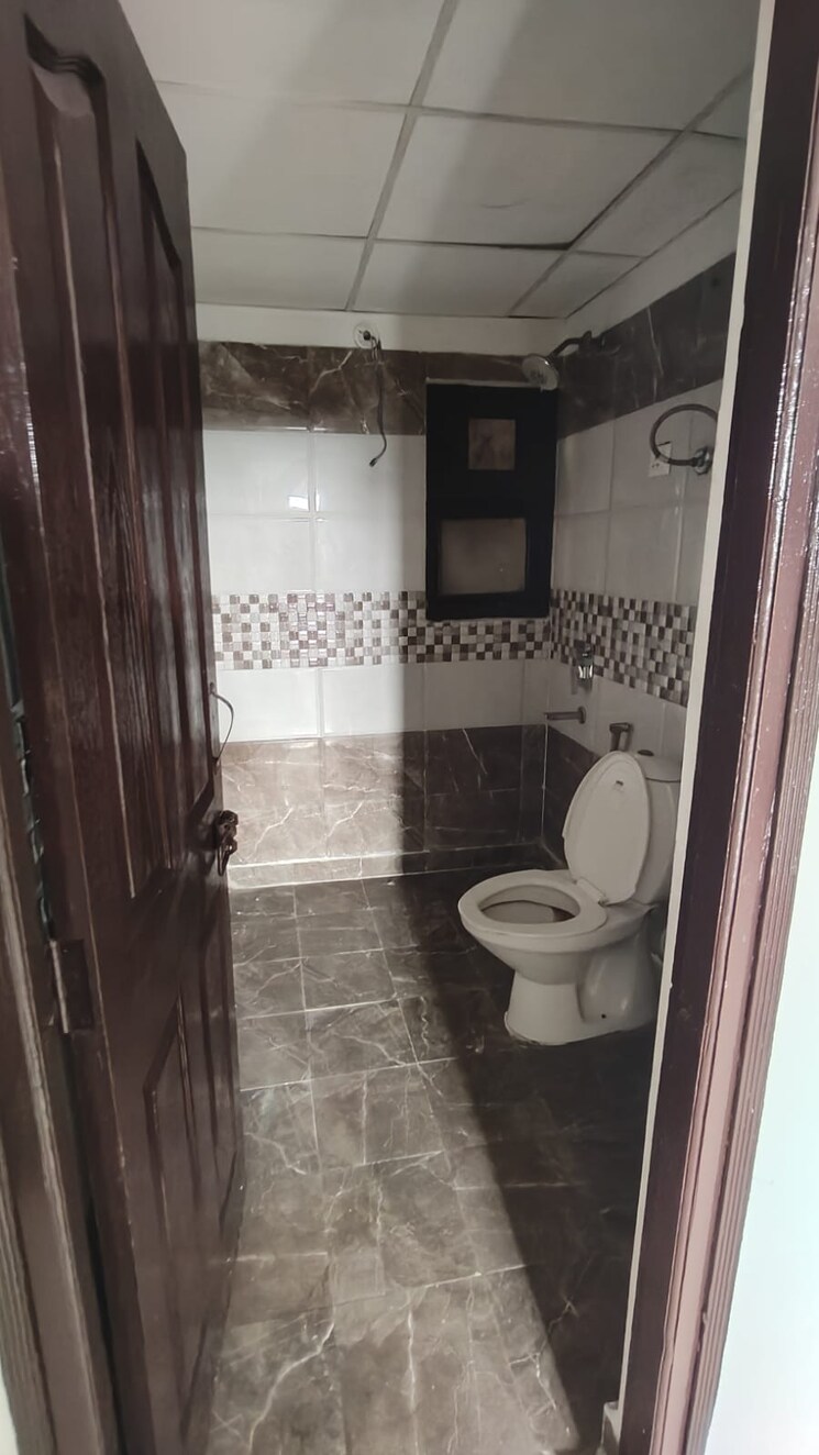 Bathroom, quantum-colonisers-quantum-residency 4 Bedroom 1782 Sq.Ft. Apartment In Raj Nagar Extension Ghaziabad 8101578