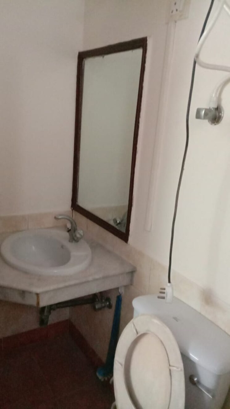 Bathroom, ss-southend-floors 2 Bedroom 1900 Sq.Ft. Builder Floor In South City 2 Gurgaon 8101617