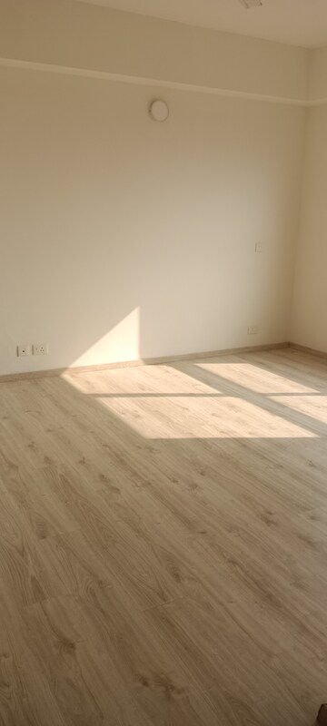 Room in 3 BHK Apartment at Sector 10 Dwarka – for Rent