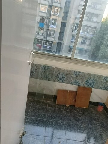 Bathroom in 2 BHK Apartment at Shanti Kunj Noida, Sector 61 – for Rent