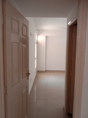 2.5 BHK Apartment For Rent in Supertech Cape Town, Sector 74
