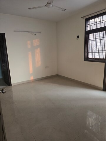 Furnished Amenities in 3 BHK Apartment at RPS Savana, Sector 88 – for Rent