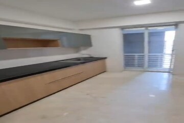 Room in 3 BHK Apartment at Kalpataru Radiance, Goregaon West – for Rent