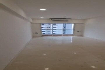 Room in 3 BHK Apartment at Kalpataru Radiance, Goregaon West – for Rent
