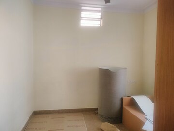 Room in 3 BHK Builder Floor at Indiranagar – for Rent