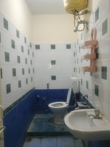 Master Bedroom in 3 BHK Builder Floor at Indiranagar – for Rent