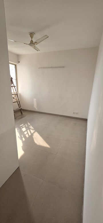 Furnished Amenities in 3 BHK Apartment at Puri Pratham, Sector 84 – for Rent