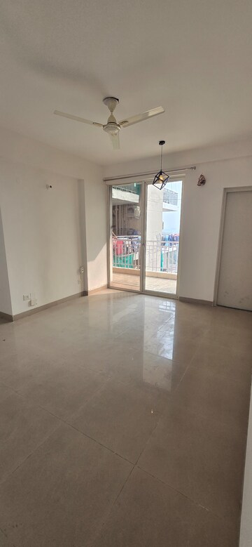 Furnished Amenities in 3 BHK Apartment at Puri Pratham, Sector 84 – for Rent