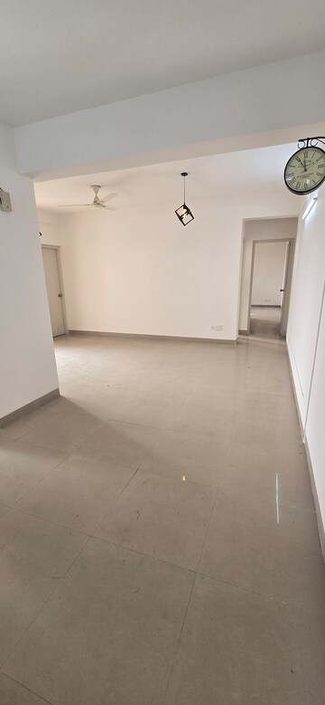 Room in 3 BHK Apartment at Puri Pratham, Sector 84 – for Rent