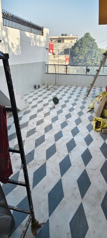 Balcony in 2 BHK Independent House at Gomti Nagar – for Rent