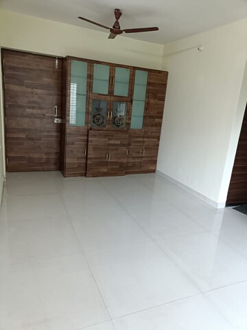 Room in 1 BHK Apartment at Tilak Nagar Building, Tilak Nagar – for Rent