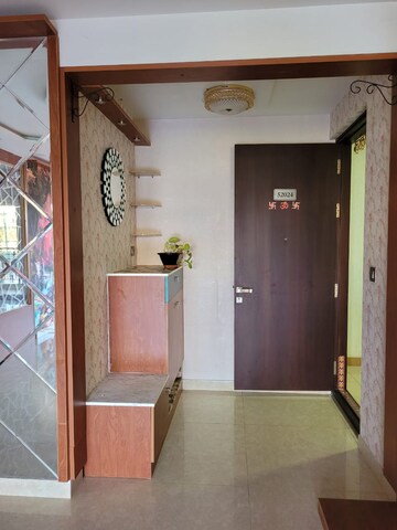 Room in 4 BHK Apartment at Prestige Falcon City, Konanakunte – for Rent