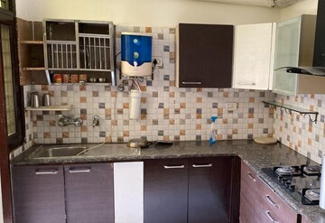 Kitchen in 3 BHK Builder Floor at SS Mayfield Gardens, Sector 51 – for Rent