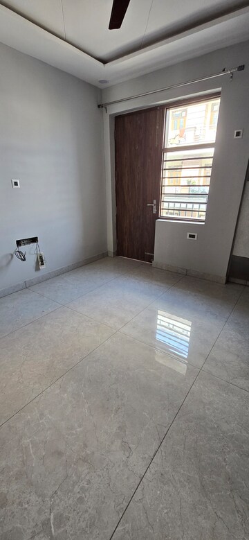 Bathroom in 3 BHK Apartment at RPS Palm Drive, Sector 88 – for Rent