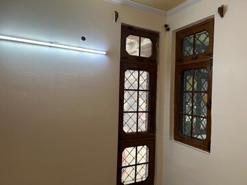 Room in 4 BHK Apartment at Sector 10 Dwarka – for Rent