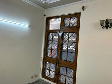Room in 4 BHK Apartment at Sector 10 Dwarka – for Rent