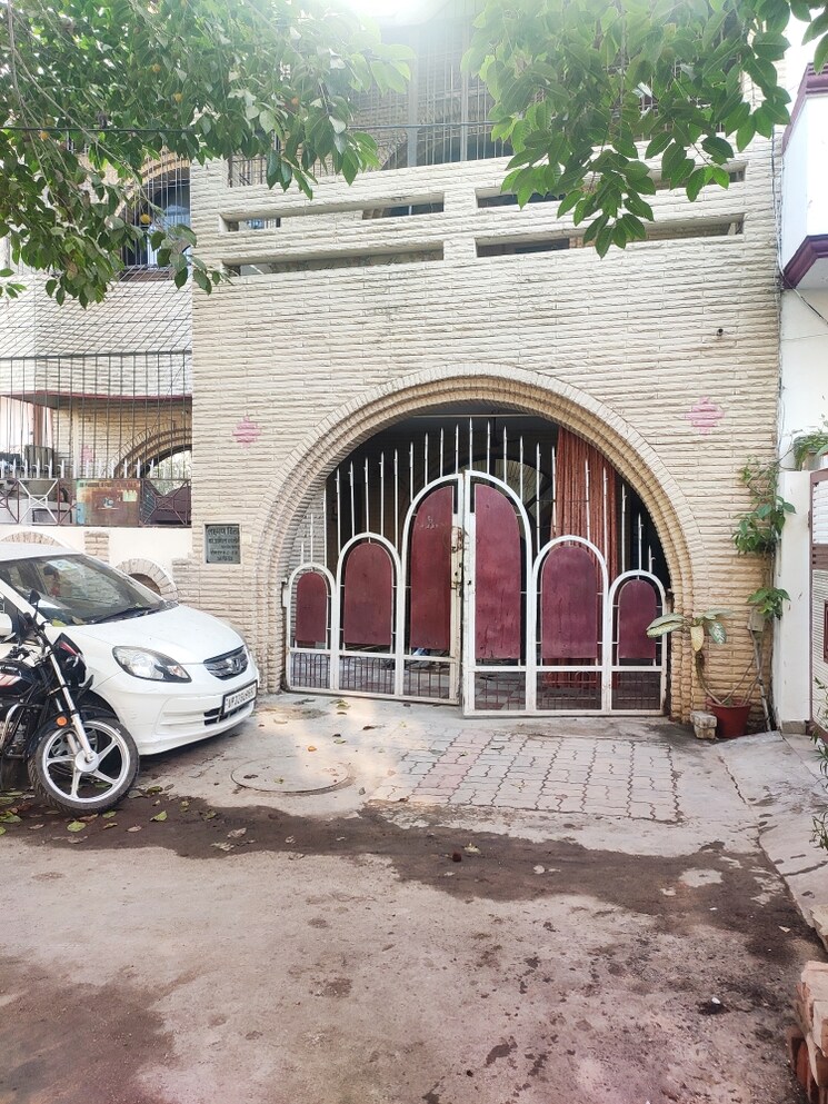 Exterior View, aliganj 4 Bedroom 1800 Sq.Ft. Independent House In Aliganj Lucknow 8101844