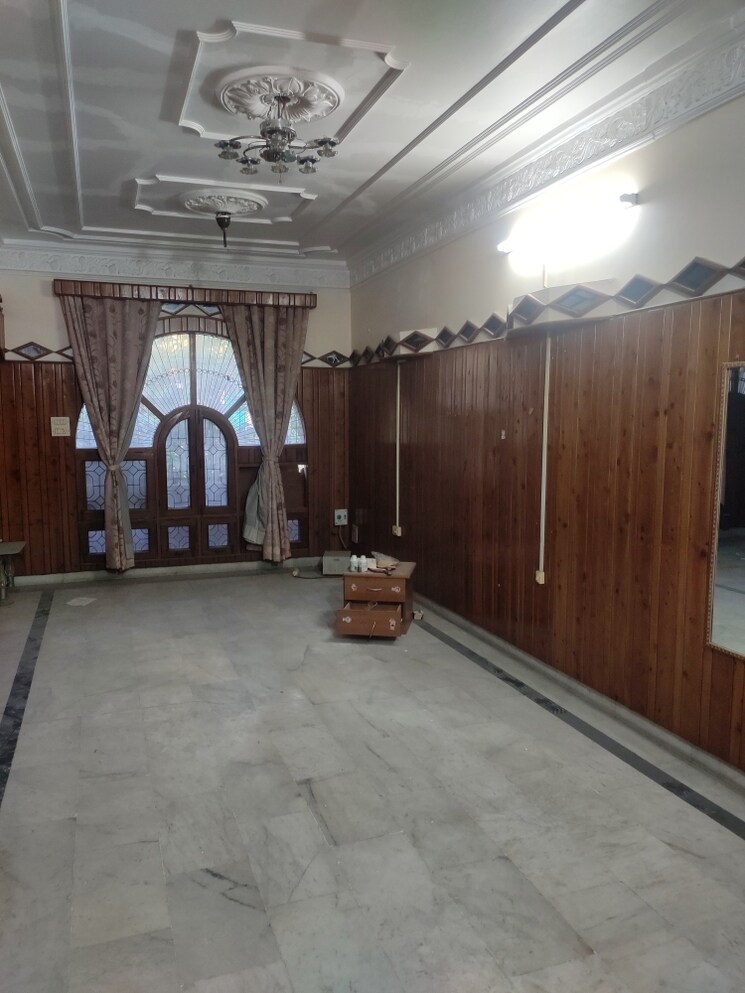  Parking, aliganj 4 Bedroom 1800 Sq.Ft. Independent House In Aliganj Lucknow 8101844