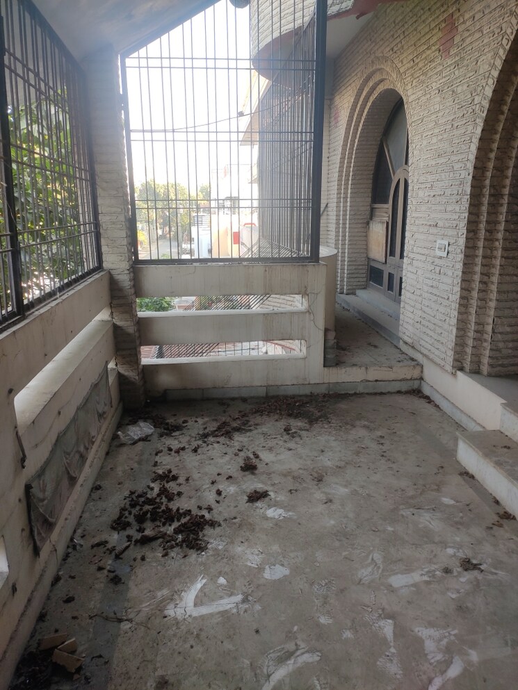 Balcony, aliganj 4 Bedroom 1800 Sq.Ft. Independent House In Aliganj Lucknow 8101844