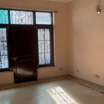 Room in 3 BHK Independent House at Palam Vihar Extension – for Rent