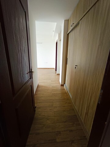 Room in 3 BHK Apartment at Omaxe Royal Residency Faridabad, Sector 79 – for Rent